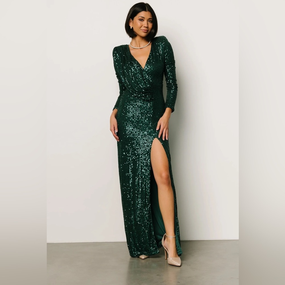 Baltic Born Zurich Long Sleeve Sequin Gown 💚